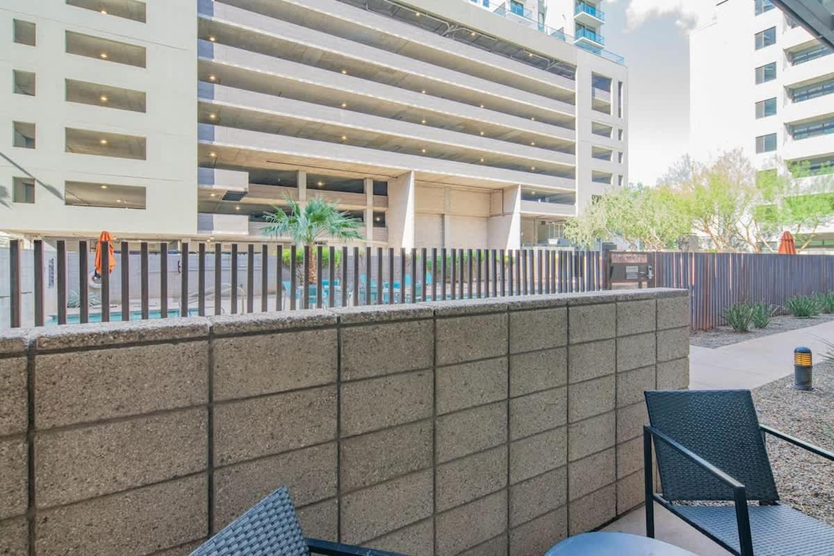 Stylish 2bd - Cdt - Gym, Pool, Parking - Sleep 8